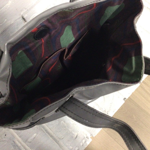 GIANNI BINI - Patent Leather Tote/Shoulder Bag in Gray and Charcoal - Picture 11 of 12